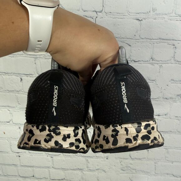 Brooks Revel 5 Women Size 9.5 Black Snow Leopard Running Gym Shoes - Picture 12 of 13